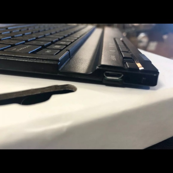 Targus Universal Bluetooth Keyboard Android/Apple - Picture 4 of 5